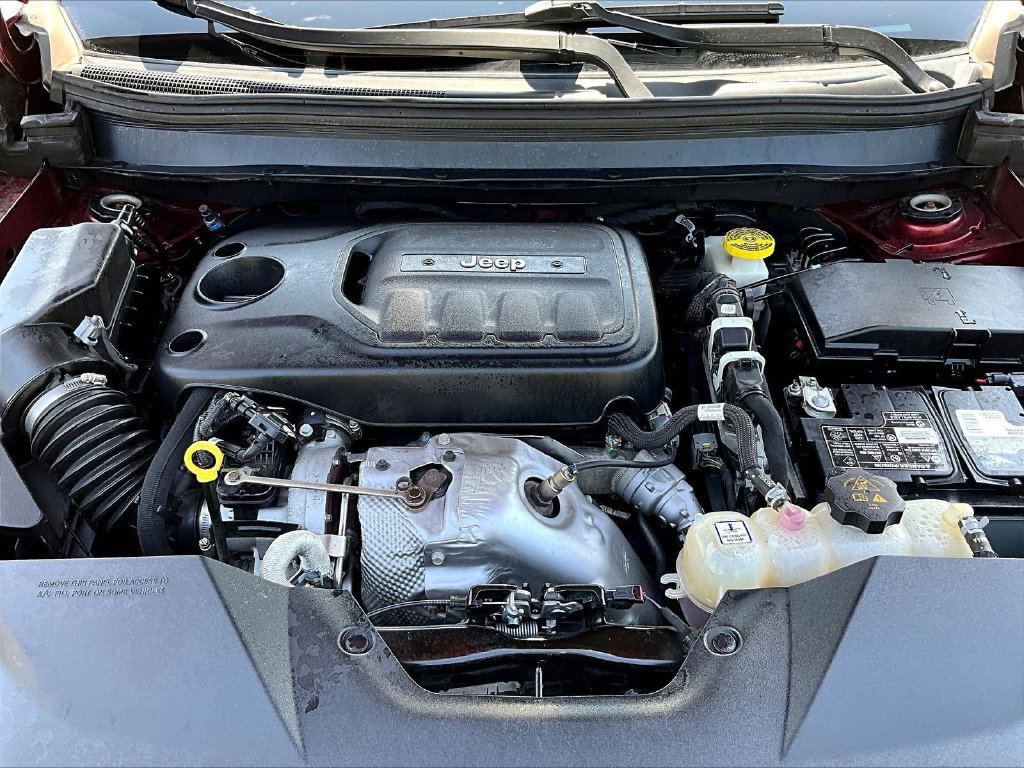 Used 2019 Jeep Cherokee Latitude Plus AWD/4WD image 33