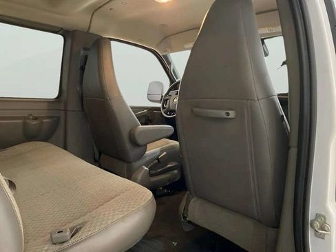 Used 2025 Chevrolet Express 3500 LT w/ LT Preferred Equipment Group RWD image 20