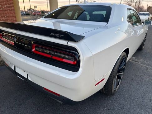 Used 2015 Dodge Challenger SRT Hellcat image 7