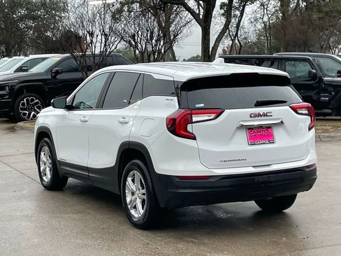 Used 2024 GMC Terrain SLE image 4