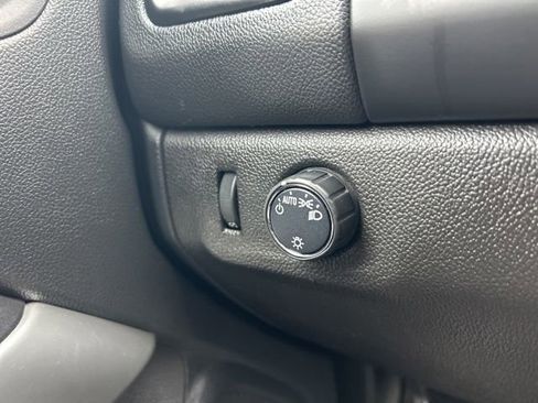 Used 2022 Chevrolet Colorado LT w/ Fleet Safety Package RWD image 15