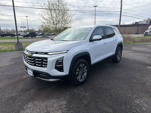 Used 2025 Chevrolet Equinox LT w/ Safety and Technology Package AWD/4WD image 1