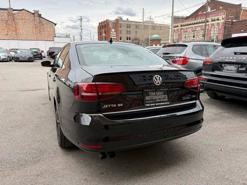 Used 2018 Volkswagen Jetta Sport image 4