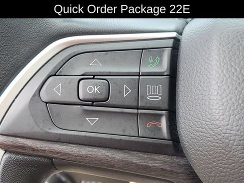 Used 2022 Jeep Grand Cherokee L Limited AWD/4WD image 9