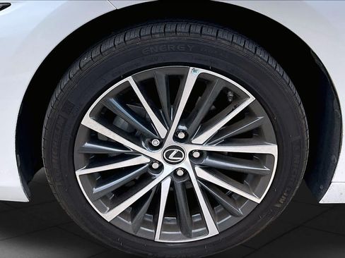 Used 2023 Lexus ES 350 w/ Premium Package FWD image 11