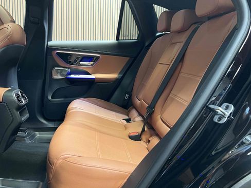 Used 2023 Mercedes-Benz GLC 300 4MATIC w/ Exclusive Trim Package image 38