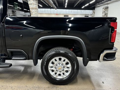 Used 2024 Chevrolet Silverado 3500 LTZ w/ LTZ Convenience Package image 8