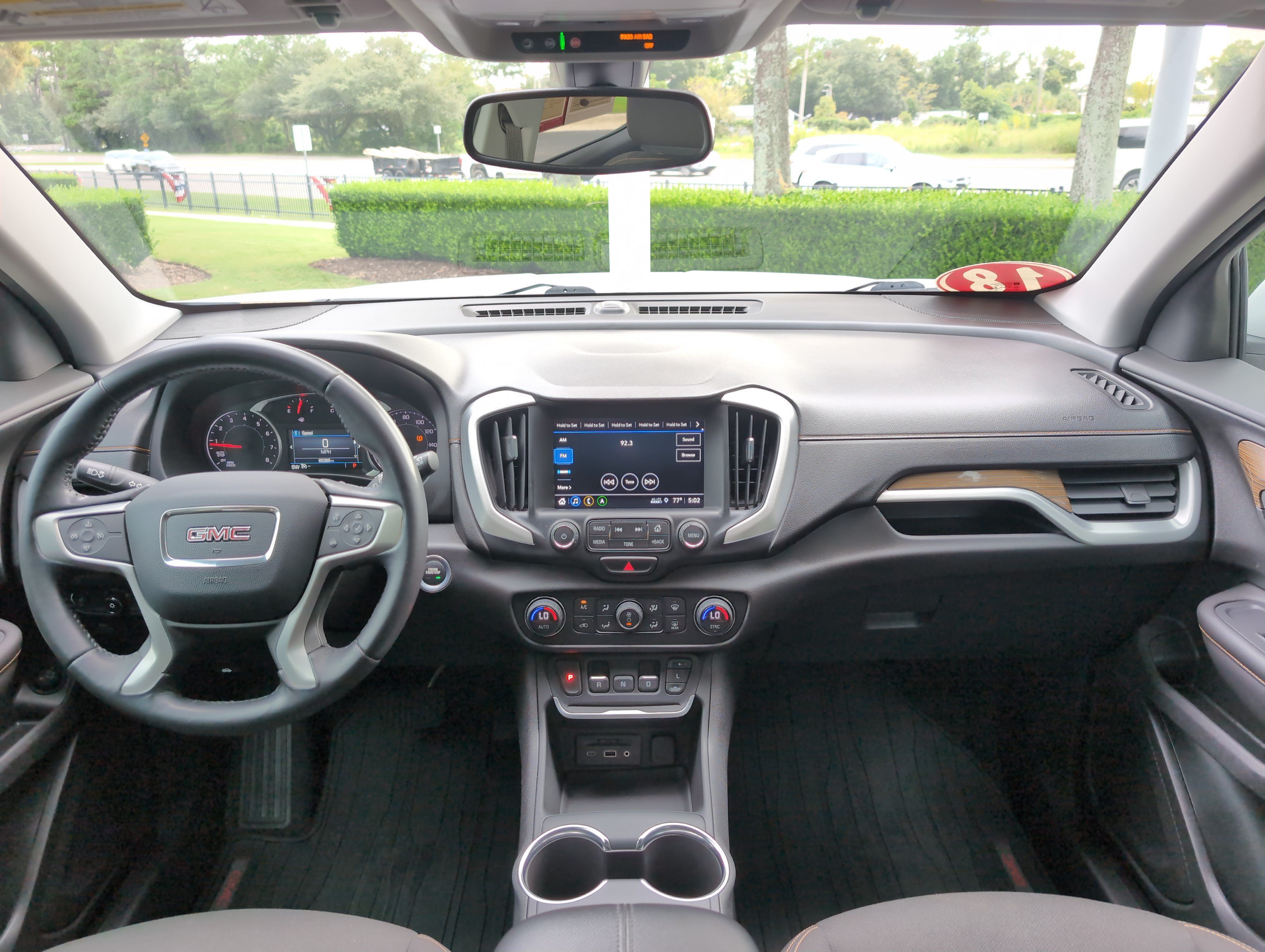 Used 2018 GMC Terrain SLE w/ Driver Convenience Package FWD image 28
