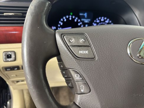 Used 2010 Lexus LS 460 w/ Luxury Value Edition RWD image 18
