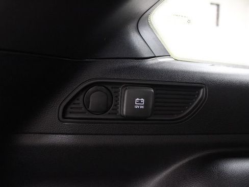 Used 2023 Jeep Grand Cherokee Altitude AWD/4WD image 15