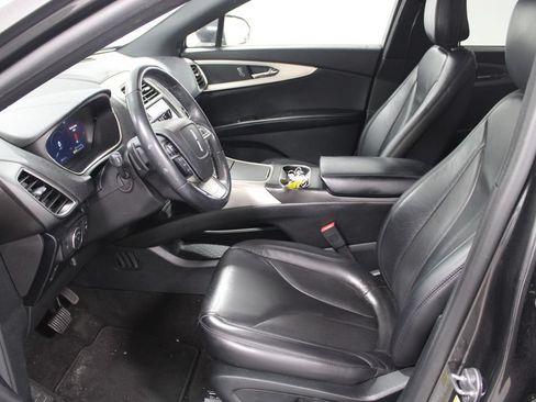 Used 2020 Lincoln Nautilus FWD w/ Equipment Group 101A image 18