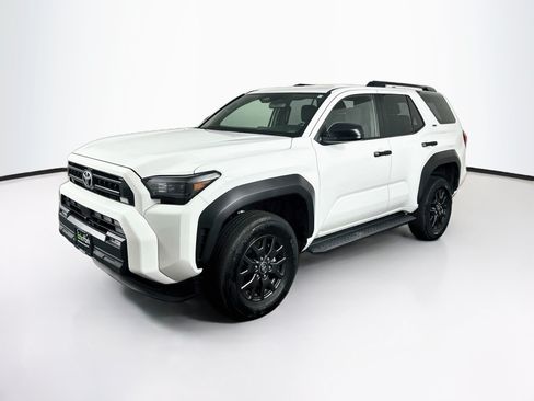 Used 2025 Toyota 4Runner SR5 AWD/4WD image 3