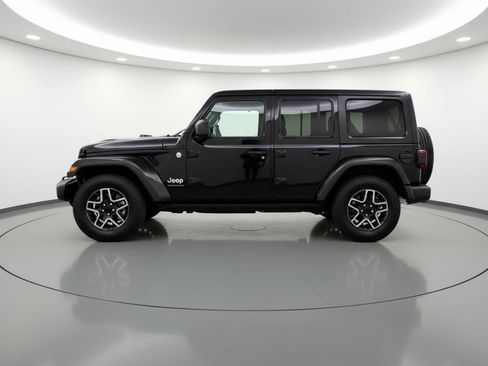 Used 2025 Jeep Wrangler Sahara image 5