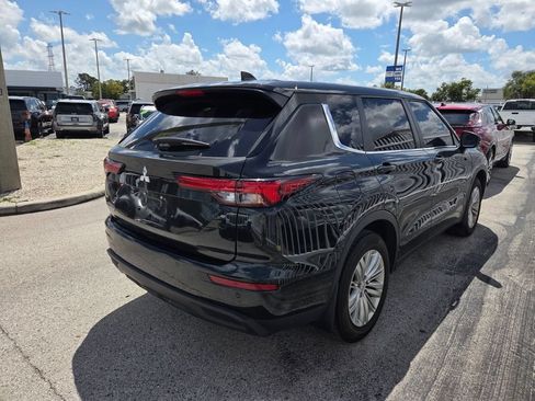 Used 2024 Mitsubishi Outlander ES FWD image 6