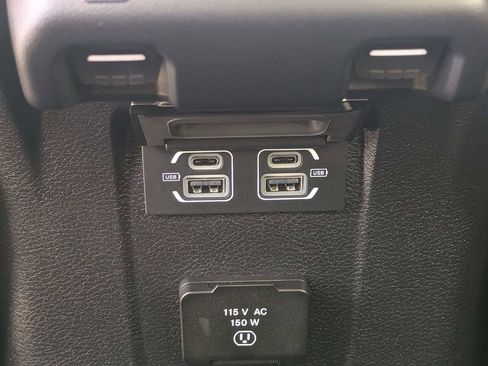 Used 2023 Jeep Wrangler Unlimited Sahara AWD/4WD image 14