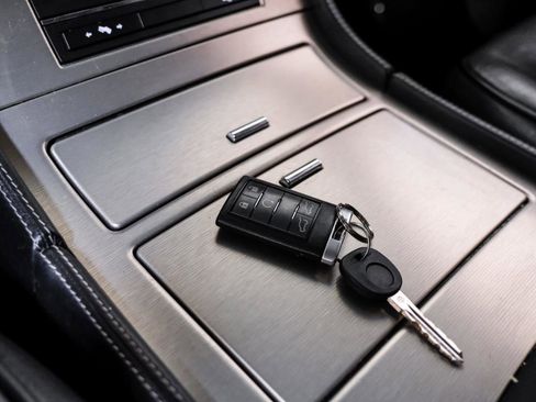 Used 2013 Cadillac Escalade Platinum RWD image 74