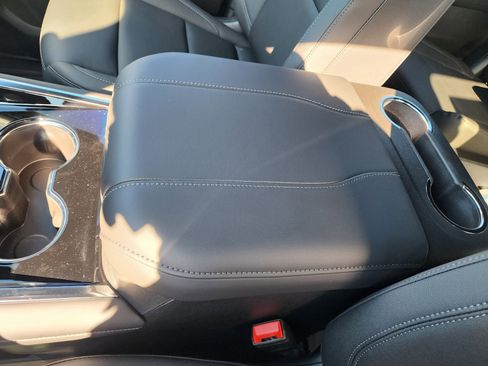 New 2026 Chevrolet Suburban LT w/ Comfort Package image 37