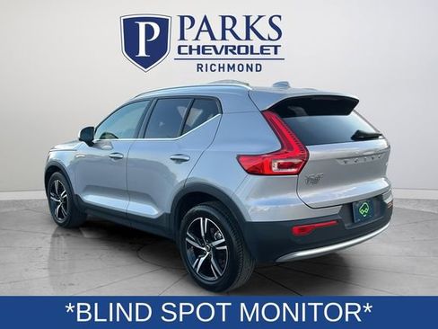 Used 2023 Volvo XC40 B5 Plus AWD/4WD image 5