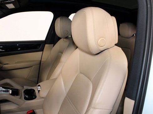 Certified 2023 Porsche Cayenne image 20