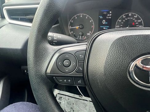 Used 2025 Toyota Corolla LE FWD image 16