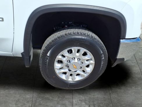 Used 2024 Chevrolet Silverado 2500 LTZ w/ LTZ Convenience Package image 6