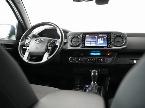 Used 2021 Toyota Tacoma TRD Sport image 10