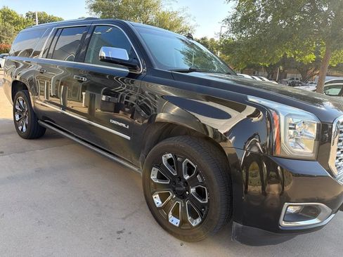 Used 2020 GMC Yukon XL Denali w/ Denali Ultimate Package AWD/4WD image 9