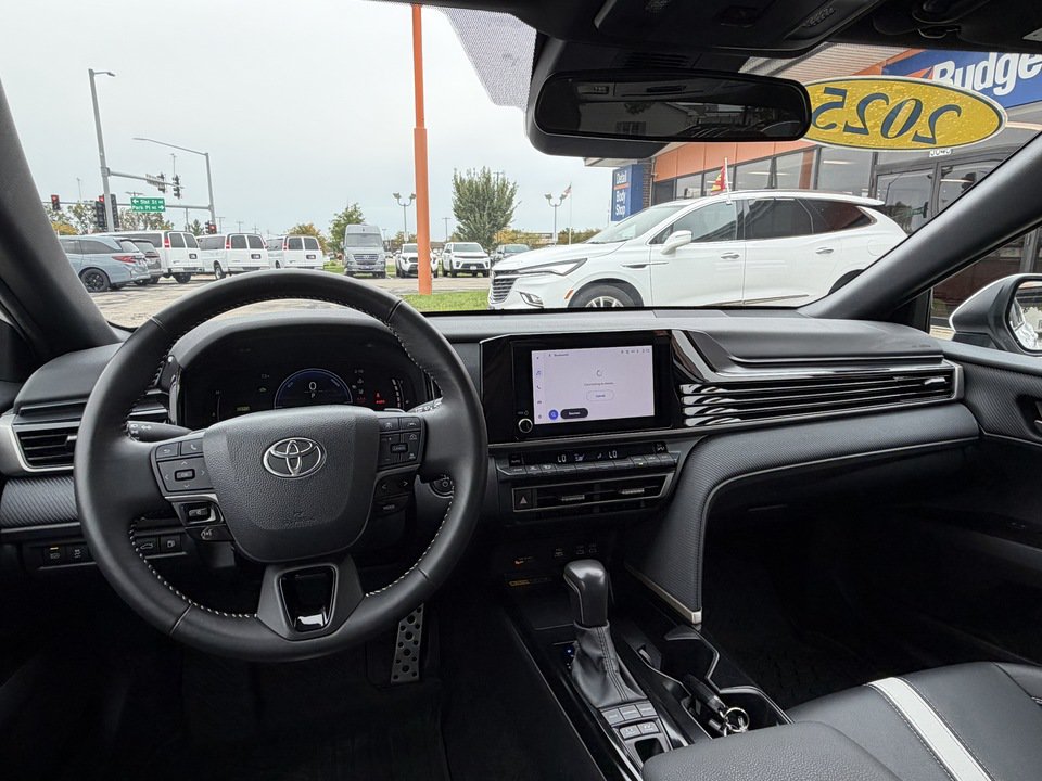 Used 2025 Toyota Camry SE AWD/4WD image 11