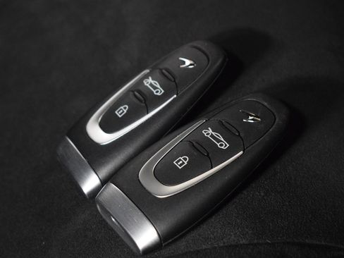 Used 2023 McLaren Artura image 35