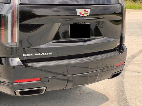 New 2026 Cadillac Escalade ESV Sport w/ Touring Package AWD/4WD image 7