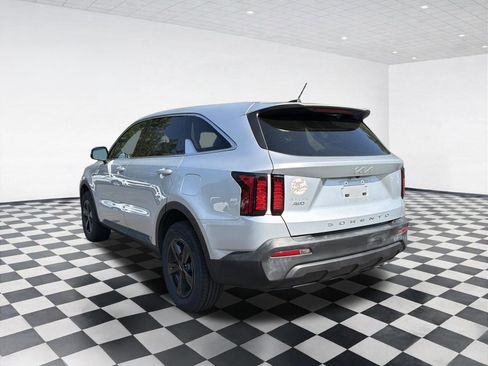 Used 2022 Kia Sorento LX AWD/4WD image 6