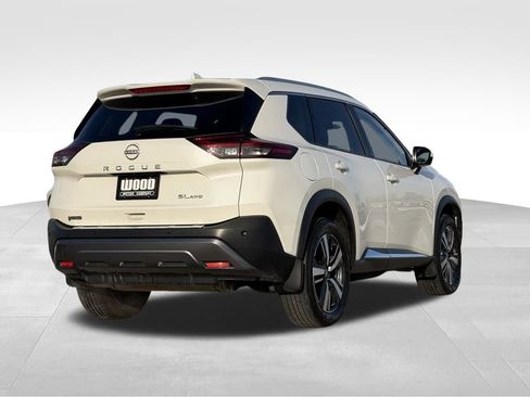 Used 2023 Nissan Rogue SL image 3