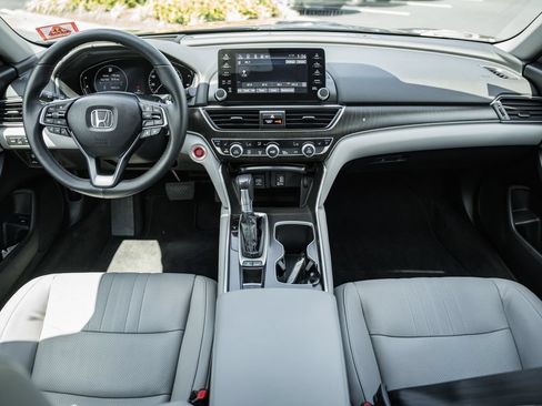 Used 2018 Honda Accord Touring image 20