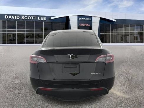 Used 2023 Tesla Model Y Long Range AWD/4WD image 3