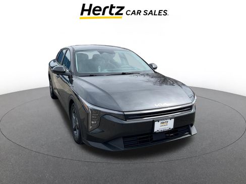 Used 2025 Kia K4 LXS image 1