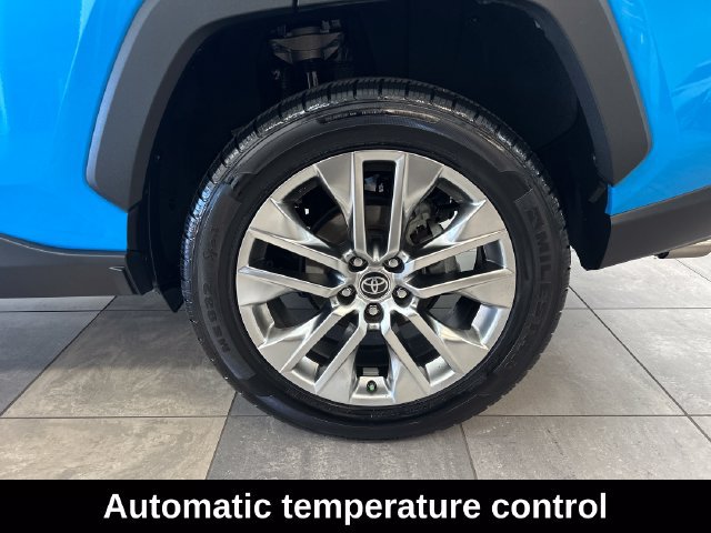 Used 2021 Toyota RAV4 XLE Premium FWD image 8