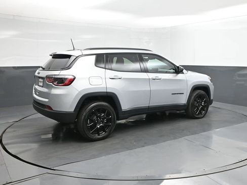 New 2026 Jeep Compass Latitude AWD/4WD image 15
