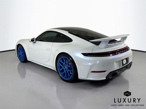 Used 2025 Porsche 911 Carrera image 8