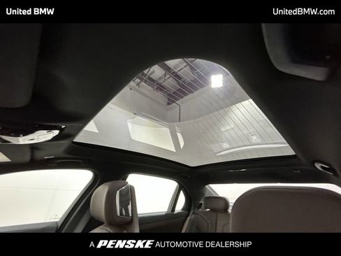 New 2026 BMW 750e xDrive w/ Premium Package image 20