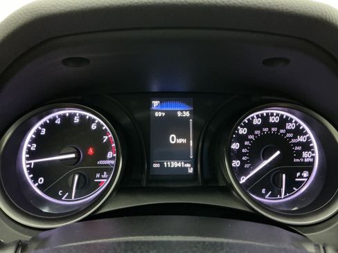 Used 2021 Toyota Camry SE FWD image 26