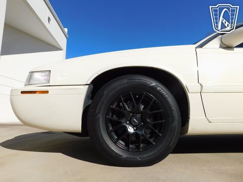 Used 2002 Cadillac Eldorado Collector's Edition image 9