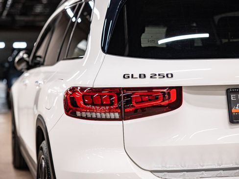 Used 2020 Mercedes-Benz GLB 250 4MATIC image 31