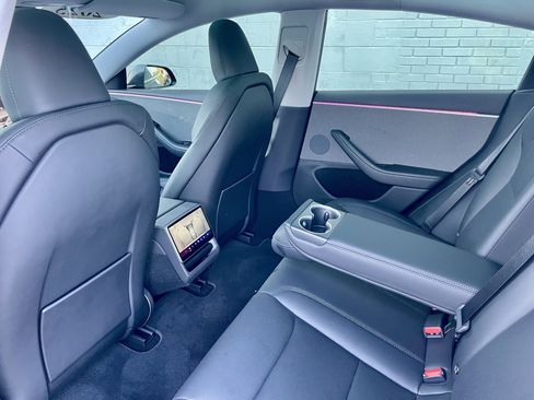 Used 2025 Tesla Model 3 Long Range image 30