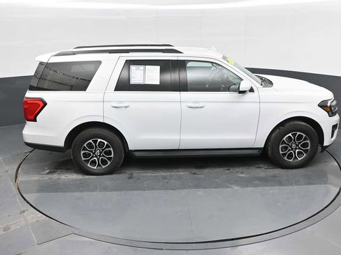 Used 2024 Ford Expedition XLT image 28