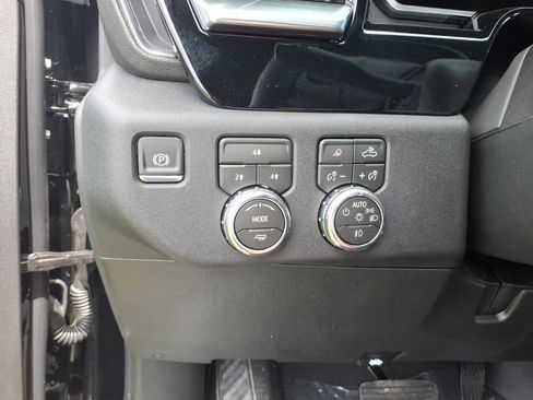 New 2026 GMC Sierra 3500 SLE AWD/4WD image 18