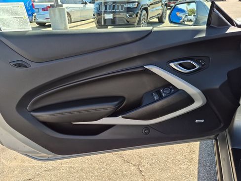 Used 2023 Chevrolet Camaro LT w/ Technology Package RWD image 10