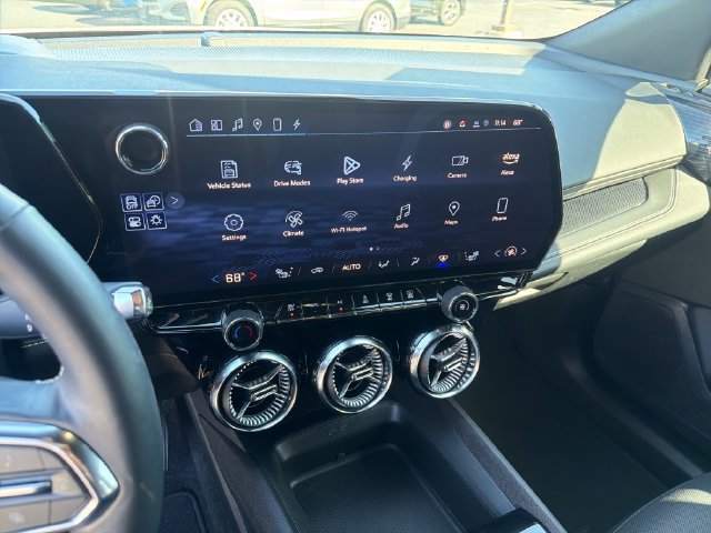 Used 2024 Chevrolet Blazer EV LT AWD/4WD image 17