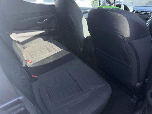 Used 2024 Hyundai Santa Cruz SE image 3