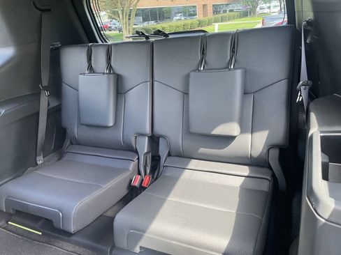 Used 2024 Lexus GX 550 w/ Accessory Package (31) AWD/4WD image 24