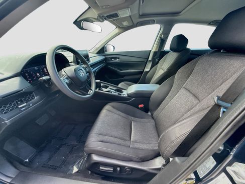 Certified 2025 Honda Accord SE image 18